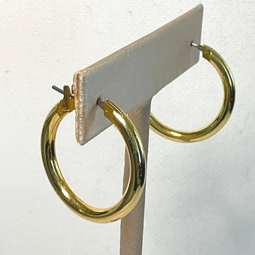 Hoop Earrings Gold Tone Metal Snap Closure Classic Style New